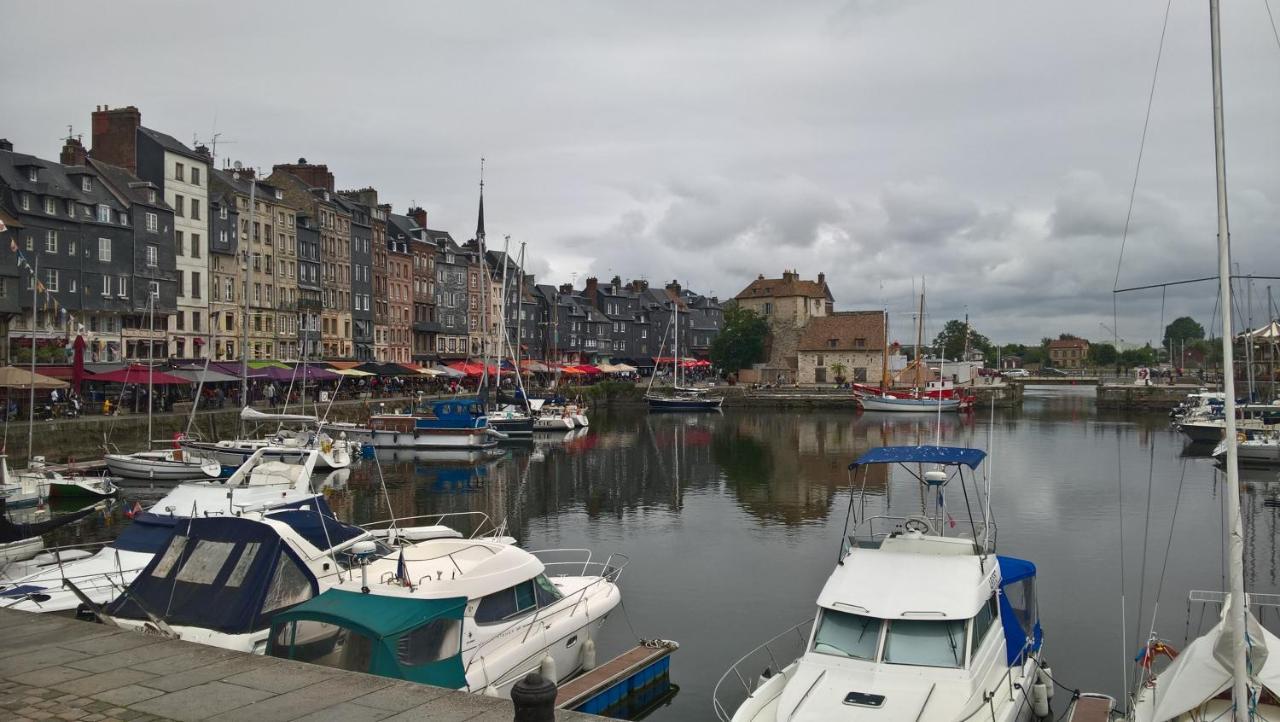 Appartement Le Louis Dort Au Calme إكوموفيل المظهر الخارجي الصورة